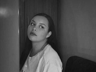 エロティックなビデオチャット hugeboobs-alexa