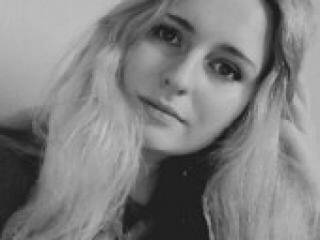 エロティックなビデオチャット iamlouise