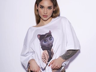 エロティックなビデオチャット IamToxicRoxy