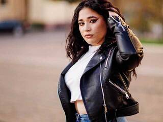 エロティックなビデオチャット Iasima