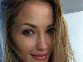 エロティックなビデオチャット awesomekiss