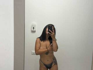 エロティックなビデオチャット MiraNights