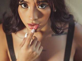 エロティックなビデオチャット IssyRose