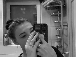 エロティックなビデオチャット jeansharp