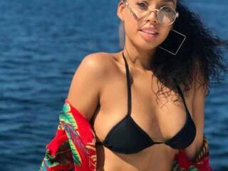 エロティックなビデオチャット Jolieculmetisse