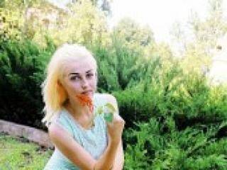 エロティックなビデオチャット julliasweet