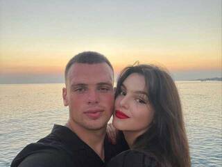 エロティックなビデオチャット little_julia011