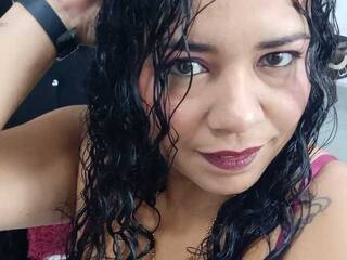 エロティックなビデオチャット kairahot