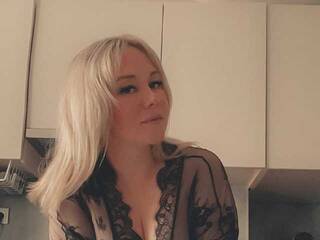 エロティックなビデオチャット kally-mess