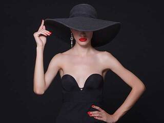 エロティックなビデオチャット KARIN-THAIS