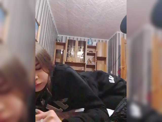 ブロードキャストスクリーンショット Karina-alex2090