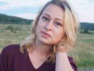 エロティックなビデオチャット karmelli