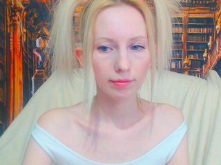 写真 KassiaDinn lovens on!!!! 100 titts; 200 naked; add friend 50; play with toy and in roleply in pvt!!!