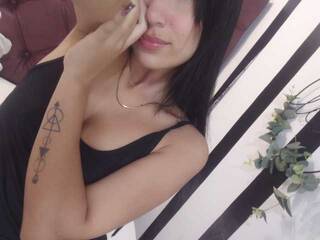 エロティックなビデオチャット KataleyaMansson