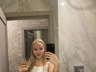 エロティックなビデオチャット KATE_KISS