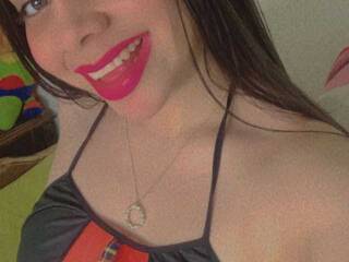 エロティックなビデオチャット KattaleyaF