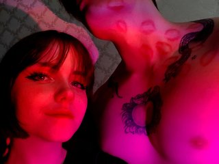 エロティックなビデオチャット KawaiiHornyArtists