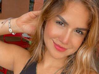 エロティックなビデオチャット KemilF