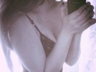 エロティックなビデオチャット KetrinKesh