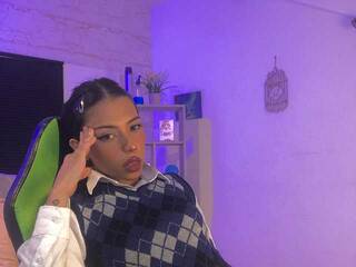 エロティックなビデオチャット Khaleesi-dragon