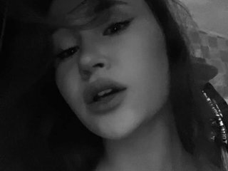 エロティックなビデオチャット KiraVixen