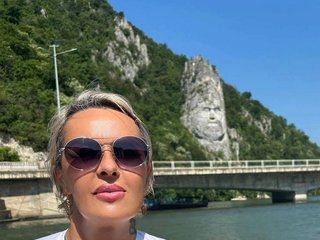 エロティックなビデオチャット KirraWhite