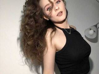 エロティックなビデオチャット KisaraSims01