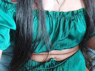 エロティックなビデオチャット Kissiriss1