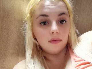 エロティックなビデオチャット KoketkaCute