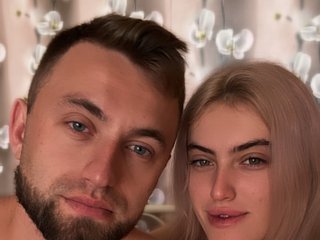 エロティックなビデオチャット KrissAndVanessa