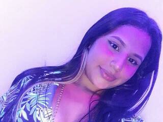 エロティックなビデオチャット Krissonnee