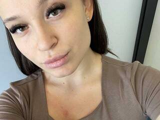 エロティックなビデオチャット kristinkasiii