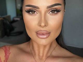 エロティックなビデオチャット KylieSpicey