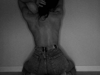 エロティックなビデオチャット L-o-l-ita