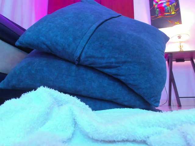 ブロードキャストスクリーンショット Laaura-Velez