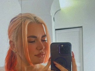 エロティックなビデオチャット lada-love