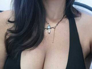 エロティックなビデオチャット LadyAltea