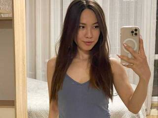 エロティックなビデオチャット MiaLionade