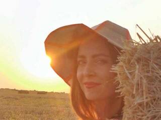 エロティックなビデオチャット Ev-ge-sha