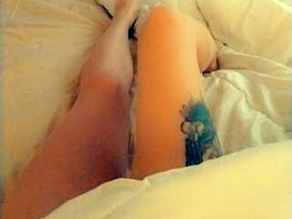 エロティックなビデオチャット LANALAV