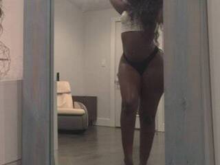 エロティックなビデオチャット lanidangerous