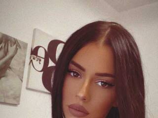 エロティックなビデオチャット LaraShaw