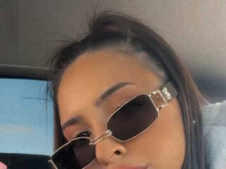 エロティックなビデオチャット LarynBlackCat