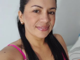 エロティックなビデオチャット latinatamy
