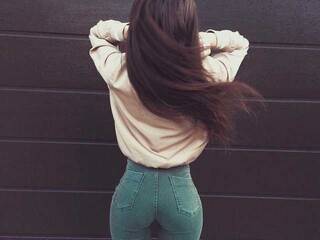 エロティックなビデオチャット Laura--kai