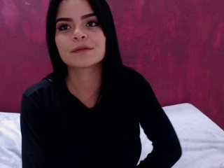 ブロードキャストスクリーンショット laura-valeria