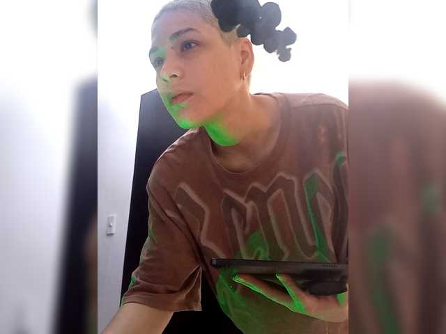 ブロードキャストスクリーンショット LauraR