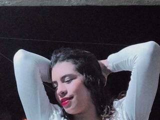 エロティックなビデオチャット leaahlopeez