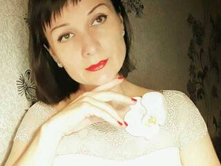 エロティックなビデオチャット ledinight80