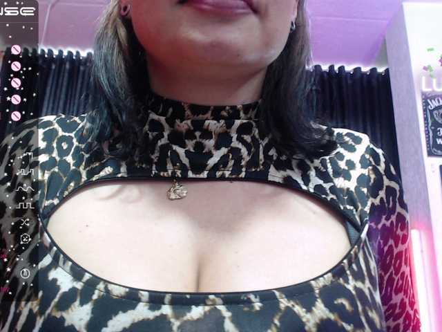 ブロードキャストスクリーンショット Leia-bennet